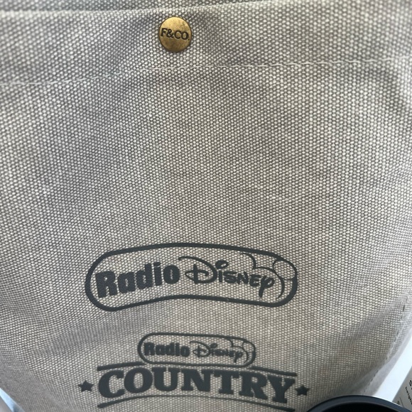 RADIO DISNEY “Country” backpack, with 2 8oz steel tumblers. - Picture 4 of 9